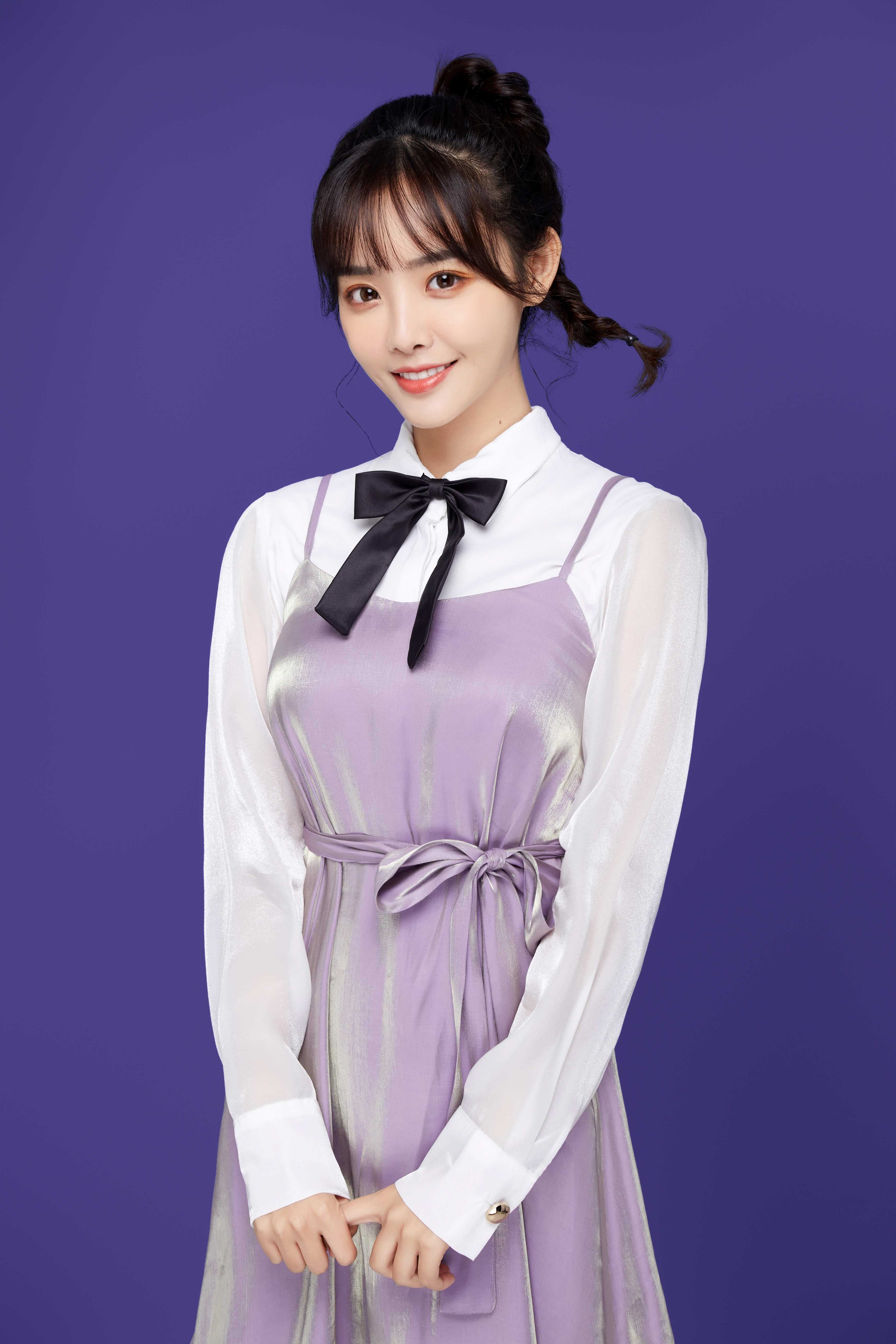  p>朱容君 sup class="normal">  /sup>,别名兔子牙,歌手,演员.