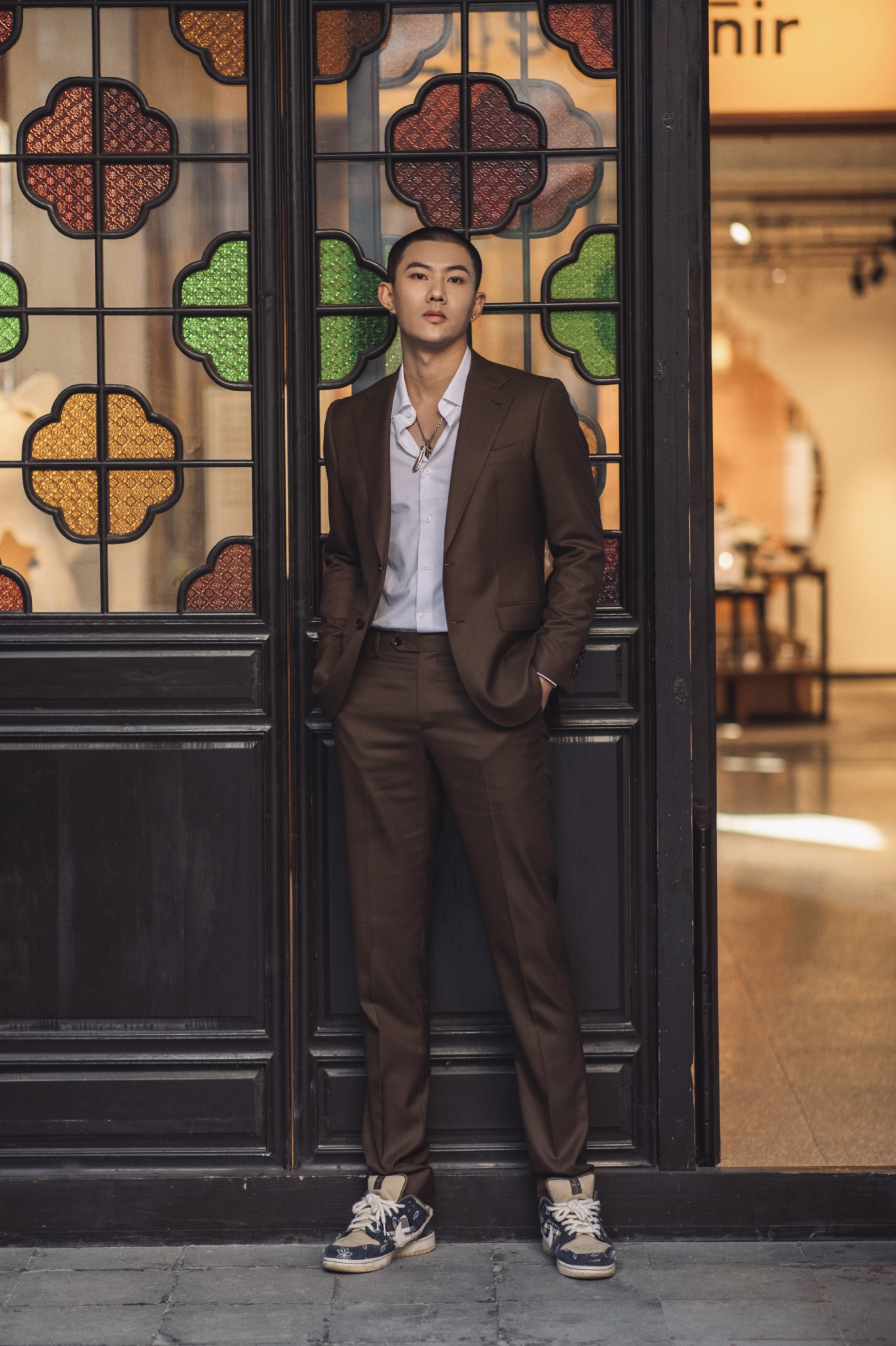 1991年8月15日出生于海南省文昌市,中国内地影视男演员,毕业于 a