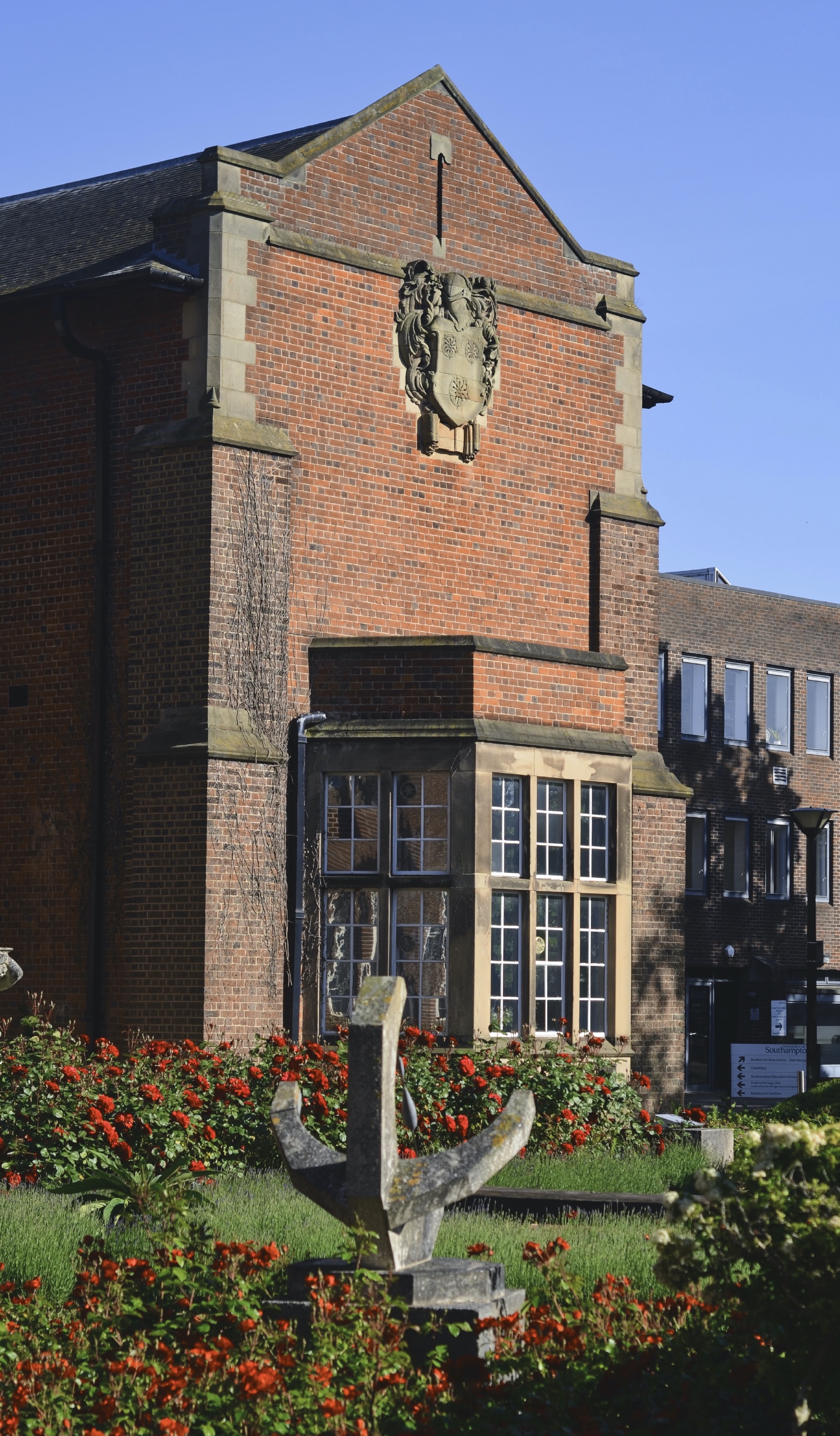  p>南安普顿大学(university of southampton),英国皇家授勋大学, a