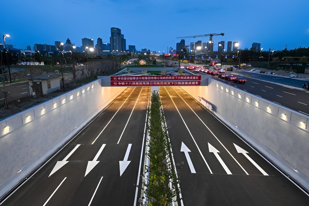  /p> p>下沙隧道位于杭州 a target="_blank" href="/item/钱塘快速路