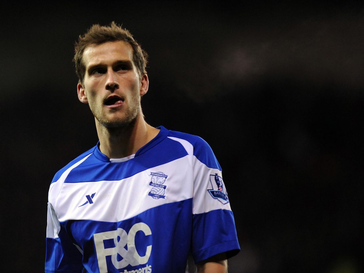 罗杰·约翰逊(roger johnson,1983年4月28日-)是一名英格兰足球运动员