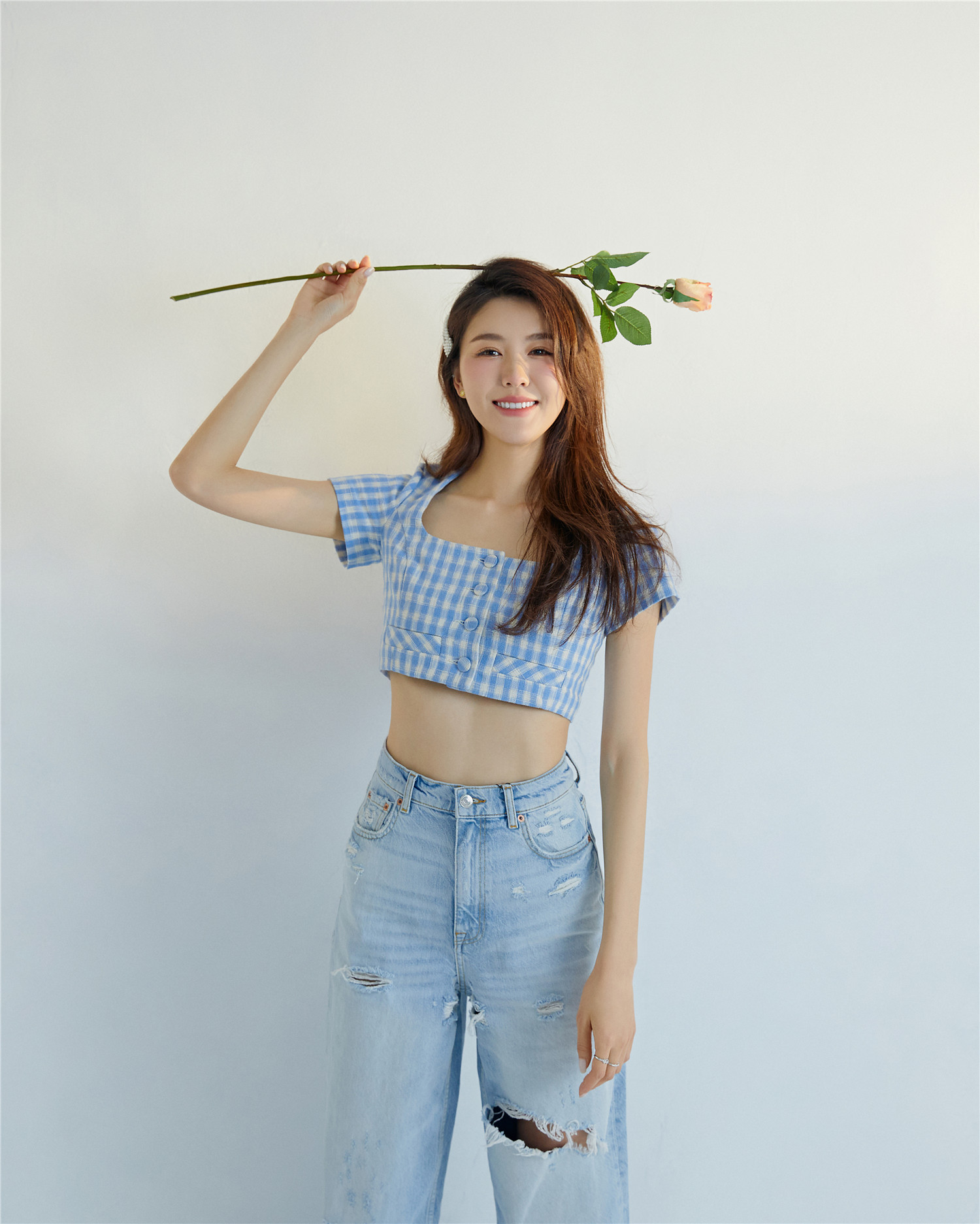  p data-id="gnbk6av9lt">李佳乐,中国内地影视女演员,2020年2月10日