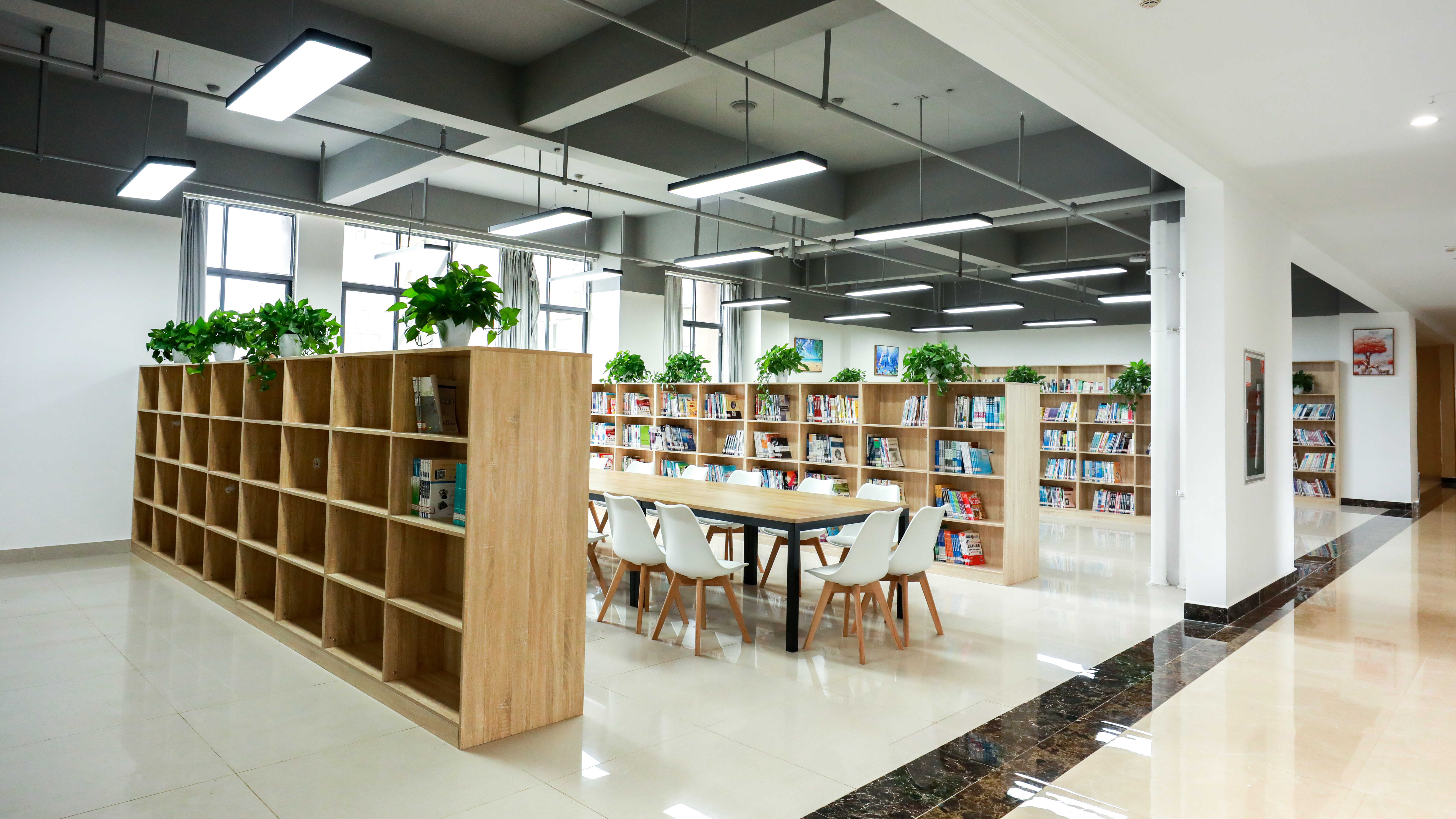  p>云南商务职业学院,学院位于兰茂故里,(yunnan business vocational