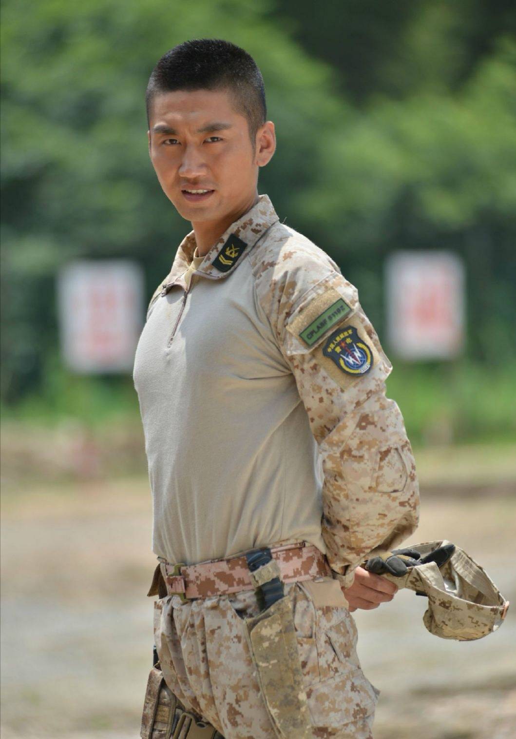 是军旅电视剧《 a target="_blank" href="/item/特种兵之火凤凰