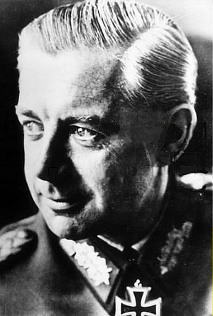  p>沃尔特·温克将军(1900年9月18日----1982年5月1日)是在柏林战役中