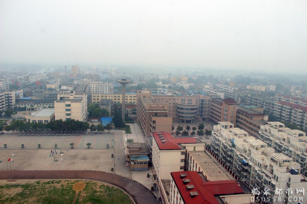  p>安徽省临泉第一中学简称临泉一中,建校于1939年,迄今已有八十多年