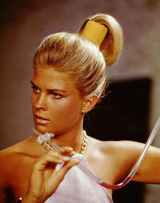  p>坎迪斯·伯根(candice bergen),1946年5月9日出生于 a target="