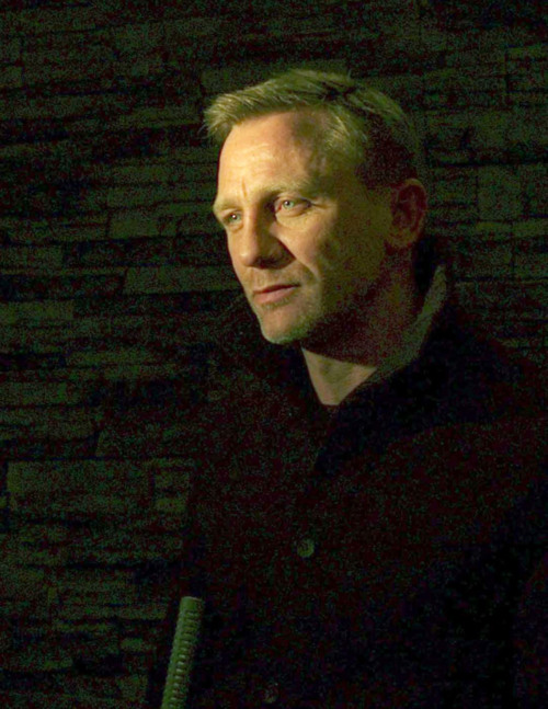  p>丹尼尔·克雷格(daniel craig),1968年3月2日出生于英国英格兰柴郡