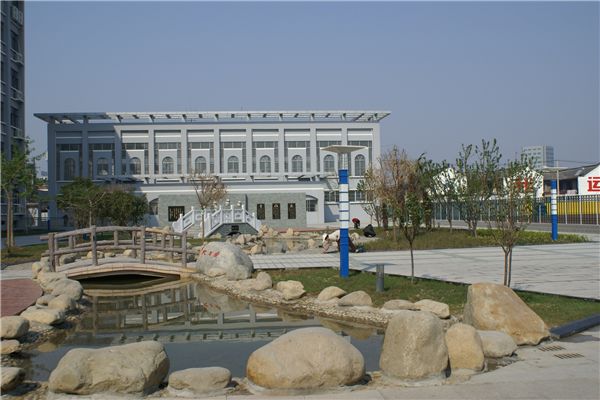  p>宝应县画川高级中学(huachuan senior high school)简称"川高"