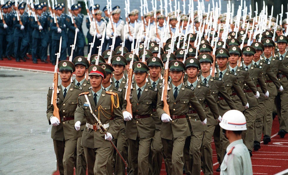  p>87式 a target="_blank" href="/item/军服">军服 /a>全面装备以后