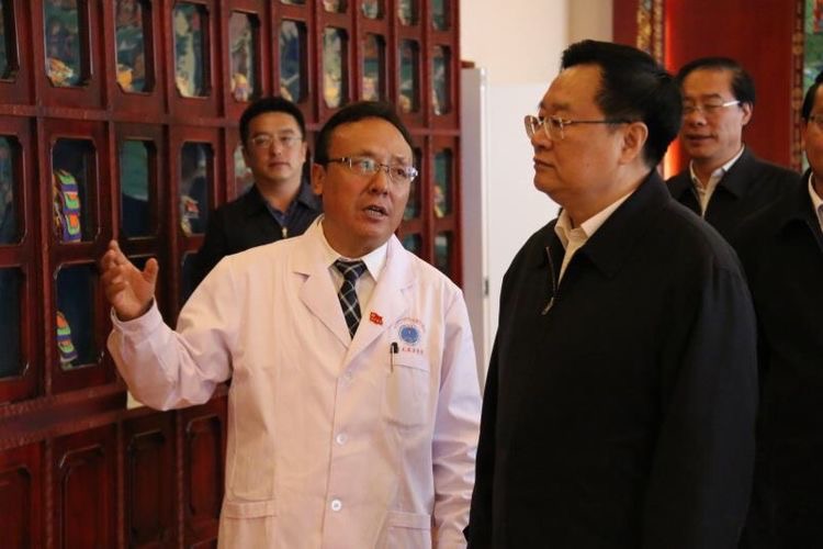 李先加,男,藏族,1963年9月出生,青海省贵南县人