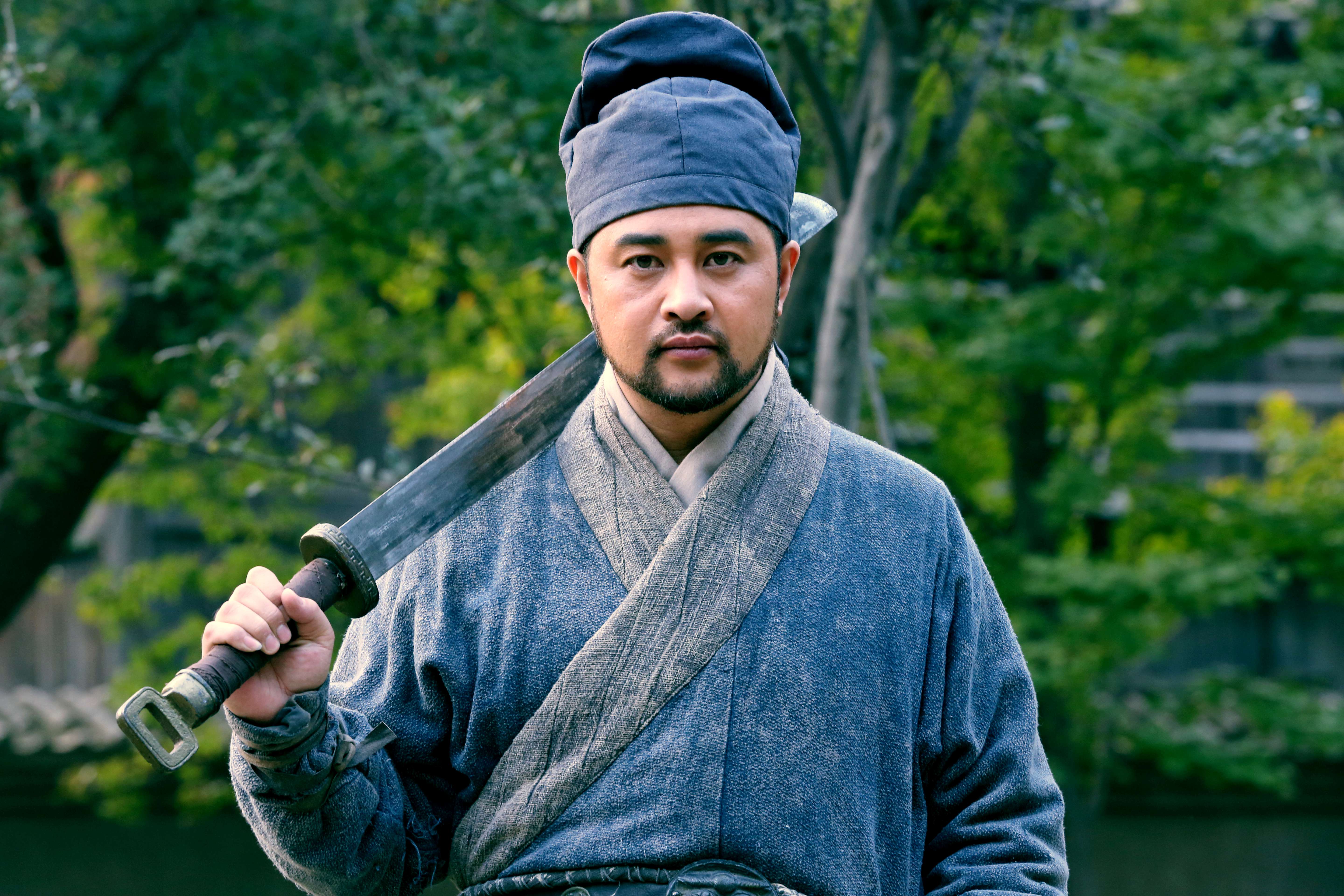 年3月15日出生于黑龙江省五常市,毕业于北京电影学院,中国内地男演员