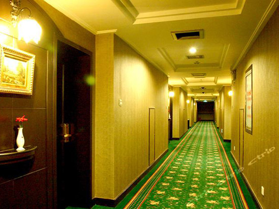 云南龙凤祥大酒店