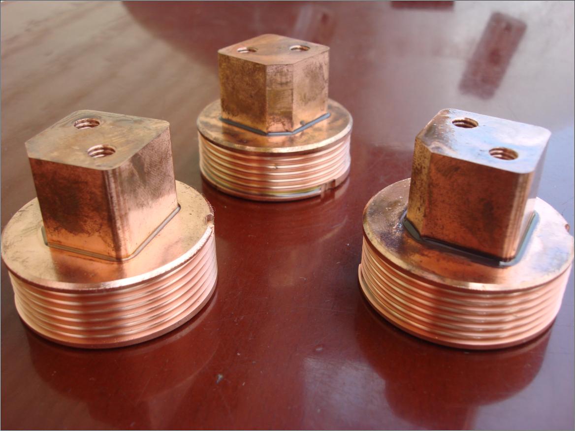  p>铜公是火花机放电加工用的电极,用铜公作为电极