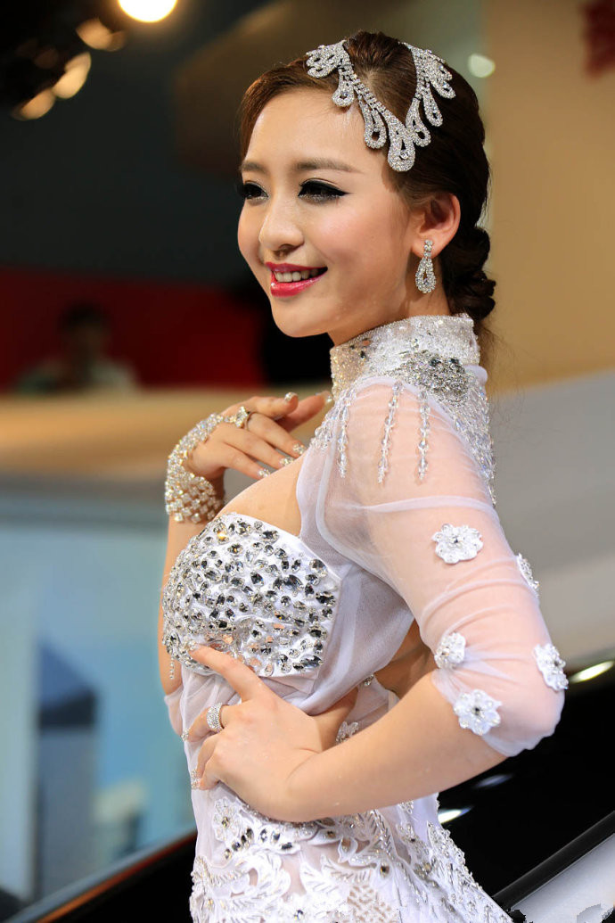  p>曹阳,1993年12月2日出生于湖北省荆州市,毕业于青岛大学,中国内地