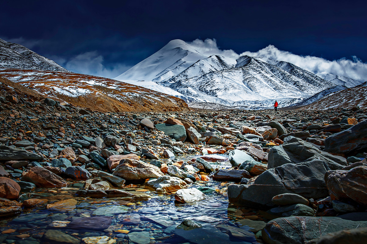  p data-id="gnbrl5qaxk">玉珠峰,海拔6178米,位于青海 a target="