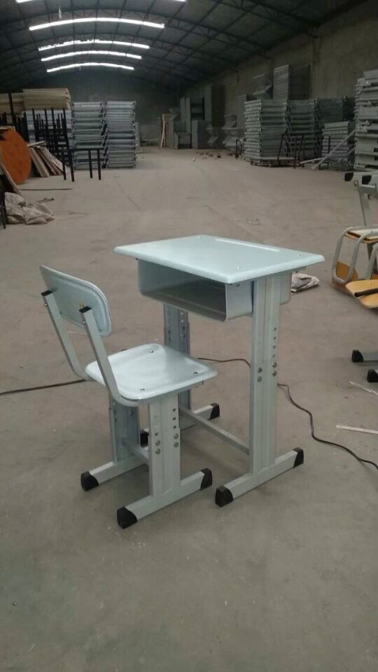 钢木家具