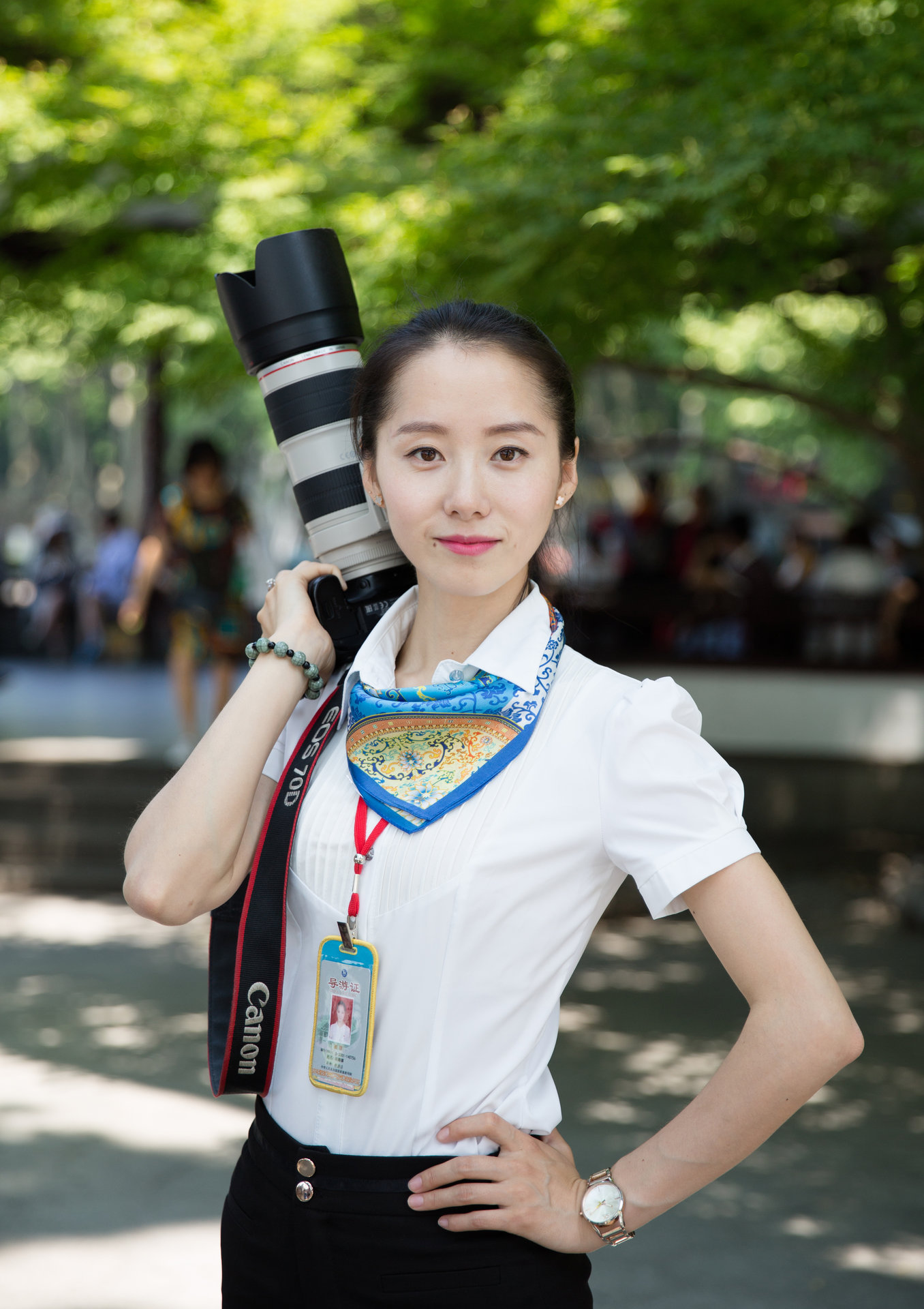 data-lemmaid="23313866">胡娜娜 /a>,她是一位90后杭州网约导游,她