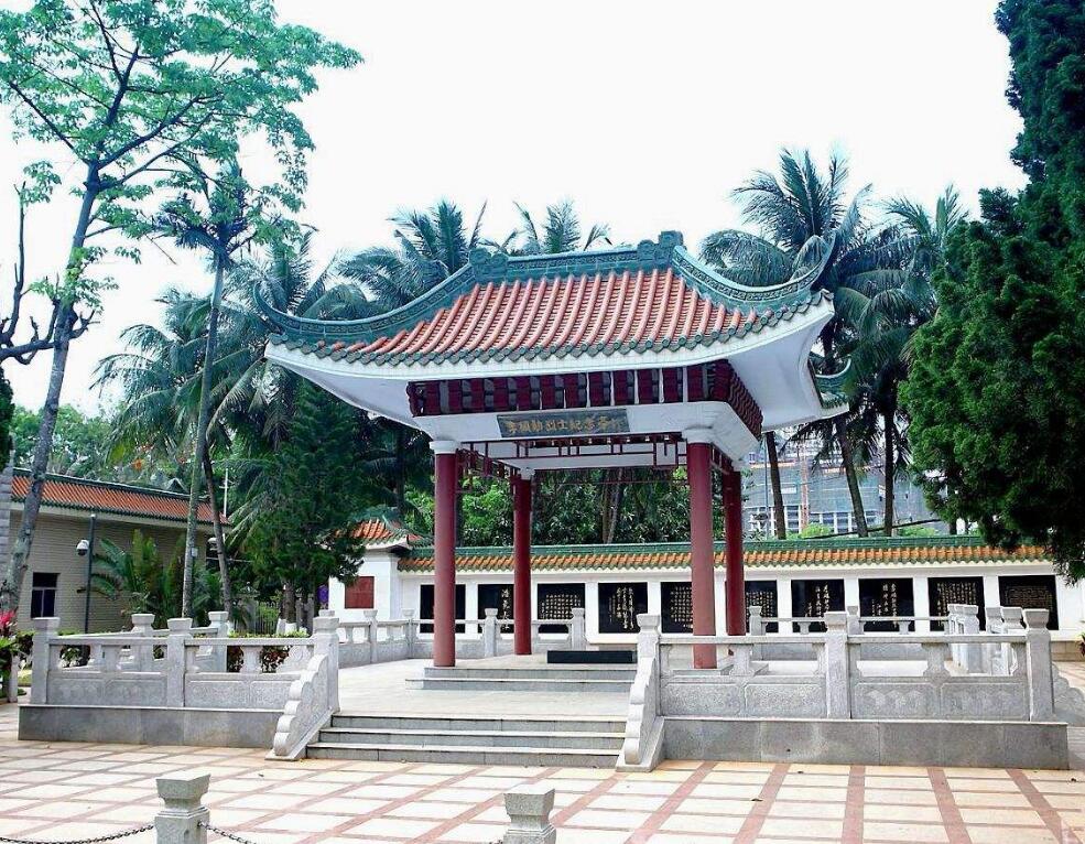 海口李硕勋烈士纪念亭