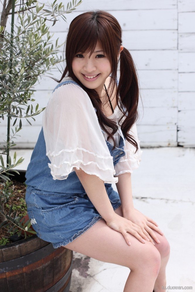  p>冈本果奈美(日文名:おかもとかなみ),1988年