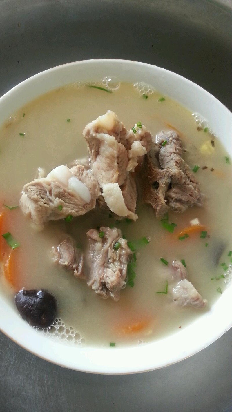 香菇萝卜排骨汤