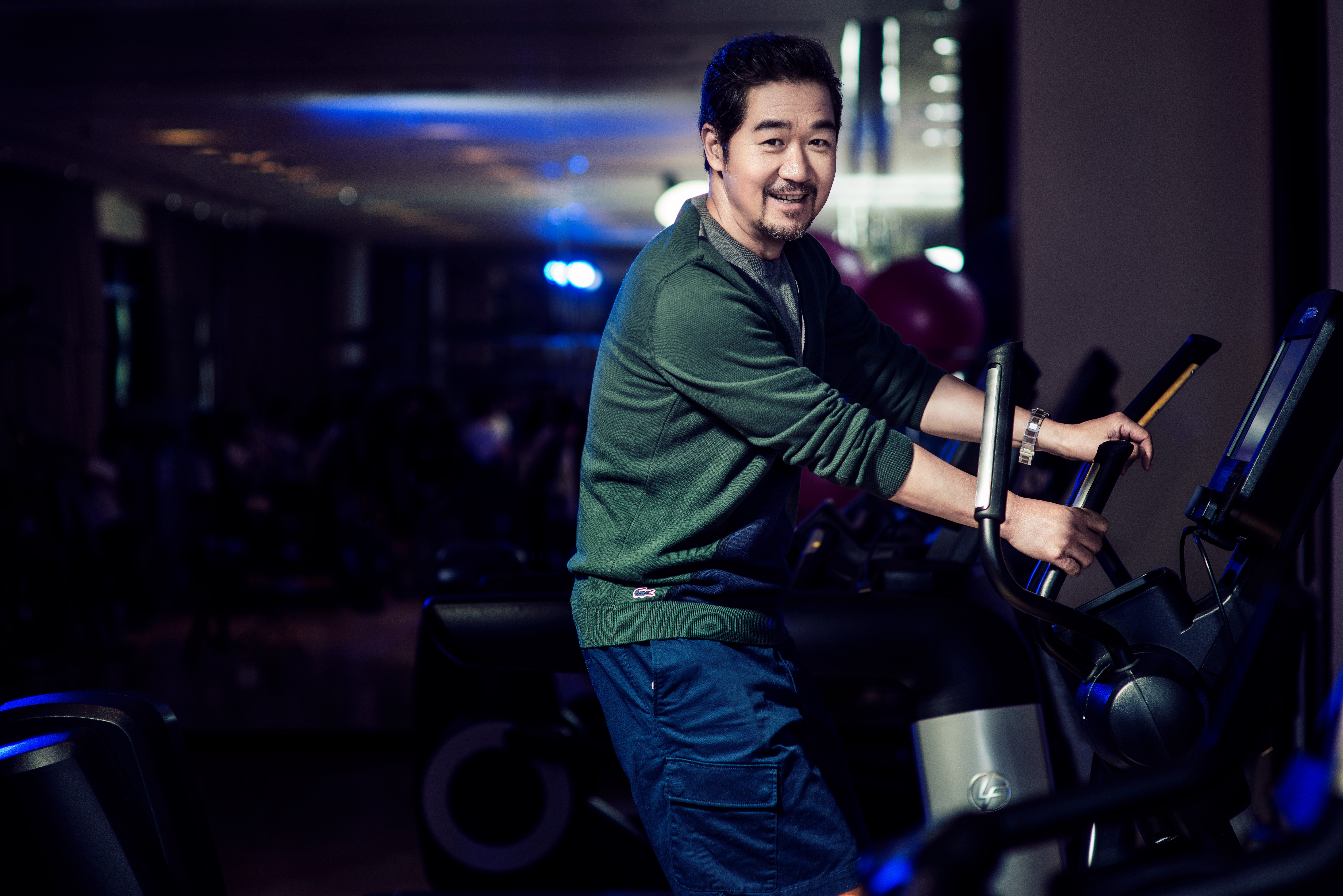  p>张国立,1955年1月17日出生于天津,中国男演员,导演,制片人,主持人