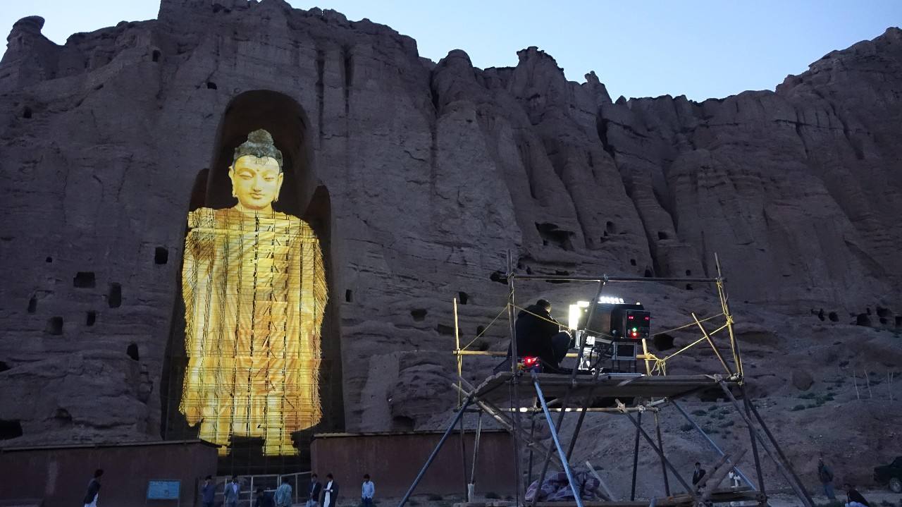  p>巴米扬大佛,英文名(buddhas of bamiyan)位于 a target="_blank"