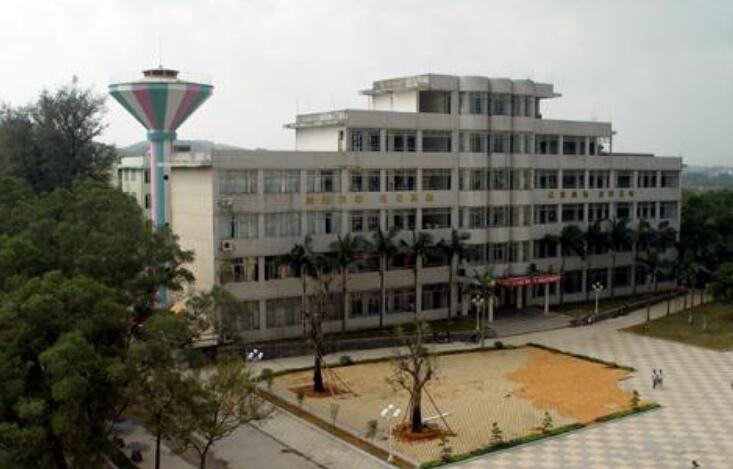 " data-lemmaid="6599255">广西北流市高级中学 /a>,又名北流高中,北