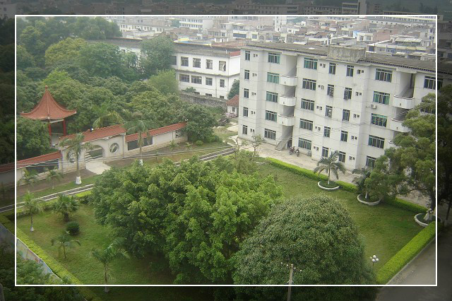 马山县周鹿中学