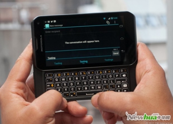  p>摩托罗拉xt897是摩托罗拉2012年出产手机产品,属一款3g侧滑盖,智能