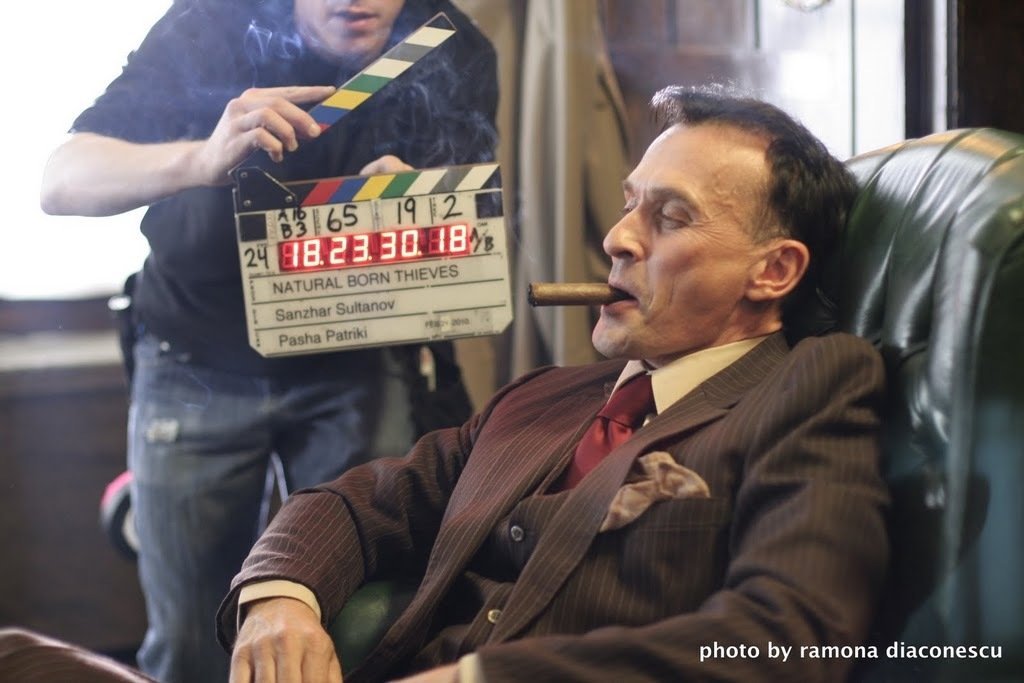  p>罗伯特·克耐普( i>robert knepper /i>),1959年7月8日生于俄亥俄