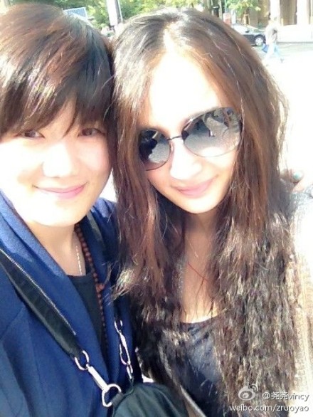  p data-id="gnwjaaebf3">赵若尧,中国国籍,嘉行传媒副董事长,经纪人