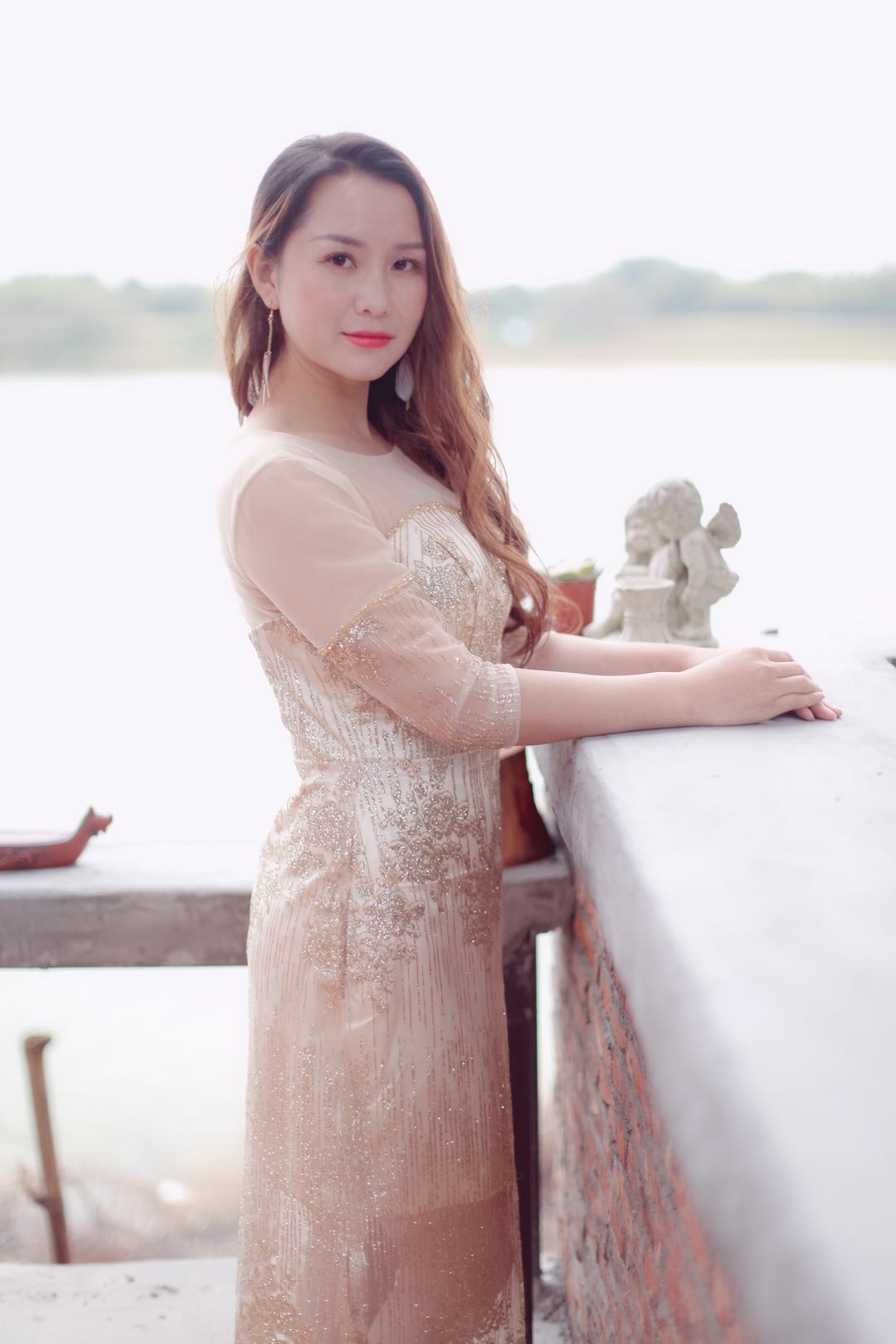  p data-id="gnazwt3yjb">尹晓芸,出生于广东省清远市,中国内地女歌手