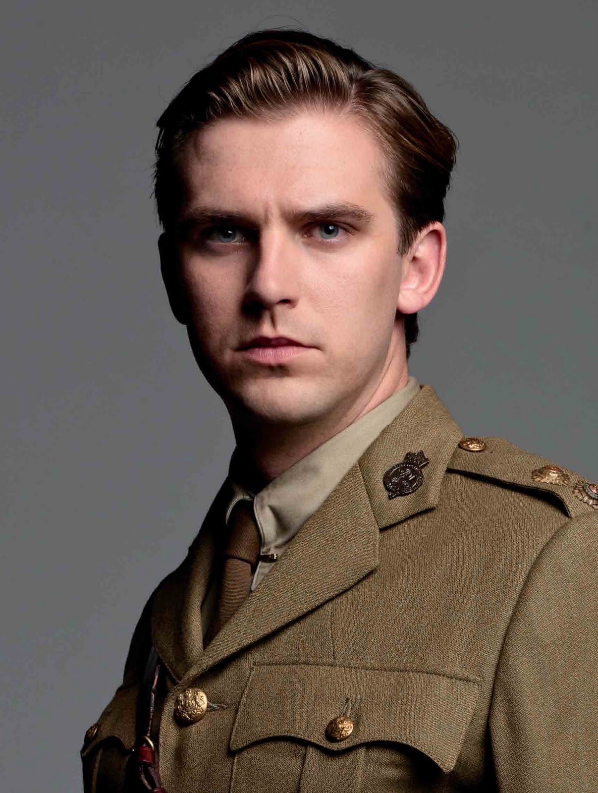  p data-id="gnwmrxx2y6">马修·克劳利(matthew crawley),生于1885年