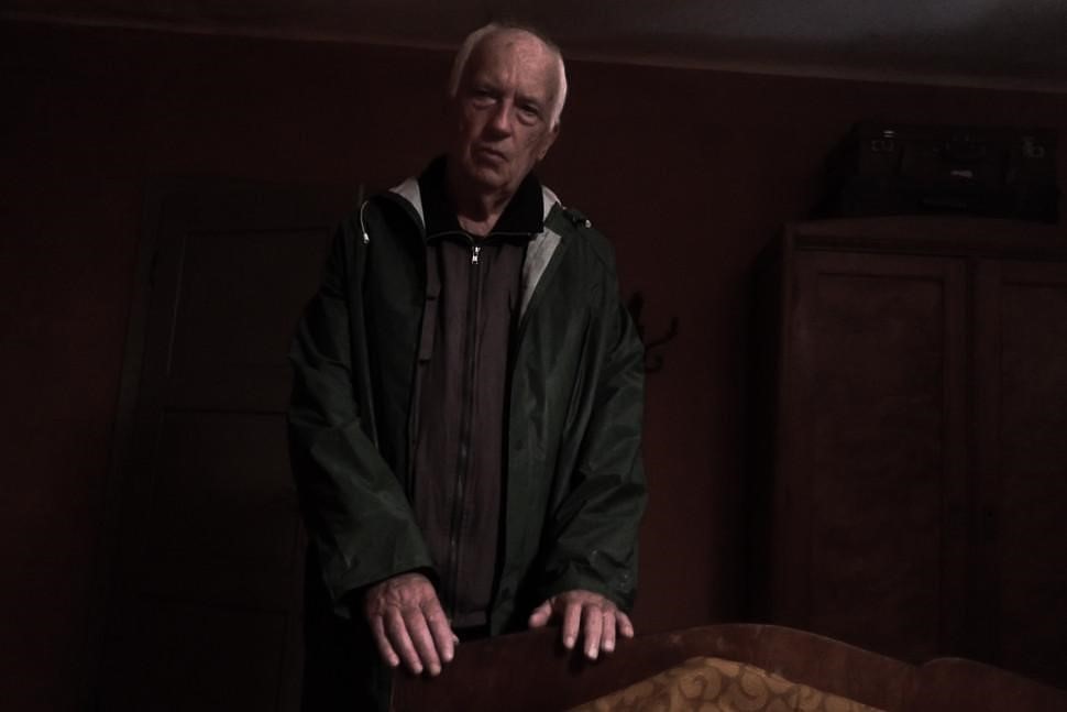  p>《in the cave》是2018年的一部微电影,导演是 a target="_blank"