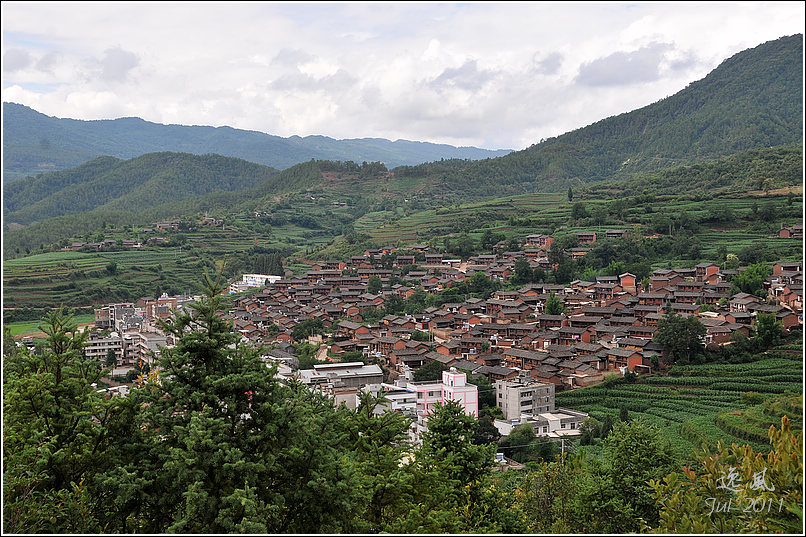  p>万希老村隶属于云南省楚雄市武定县万德乡支卧村委会行政村,属于