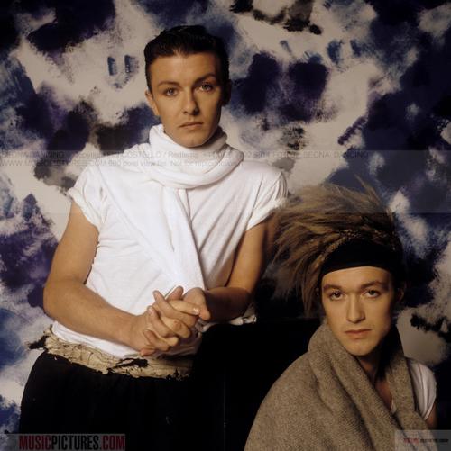  p data-id="gnxbk9ddmv">瑞奇·热维斯(英文名:ricky dene gervais)