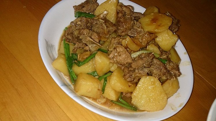 鸭翅炖土豆