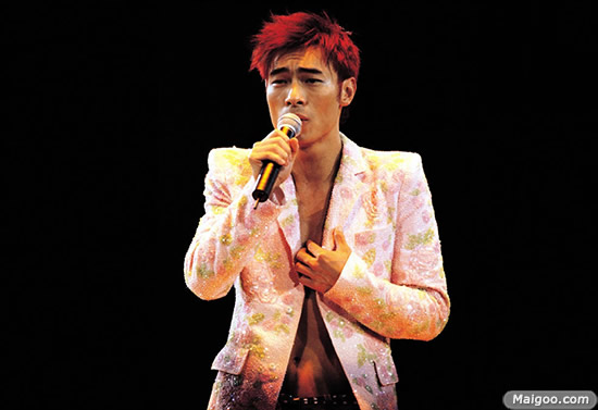  p>许志安(andy hui),1967年8月12日生于香港,祖籍广东省广州市番禺区