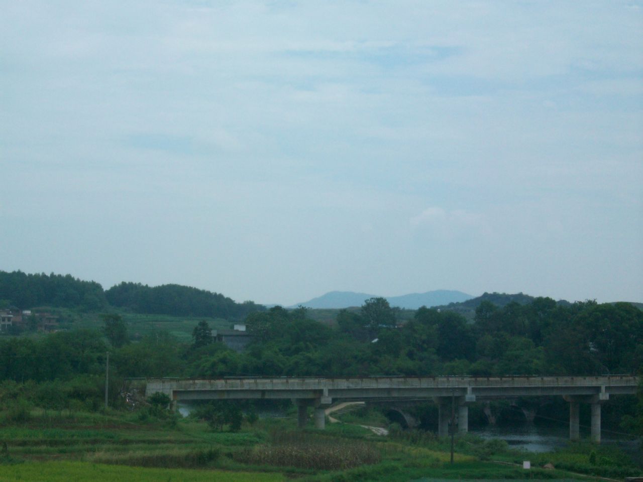  p>双江口村位于湖南省永州市祁阳县文富市镇,因祁水,烟江两条河在村