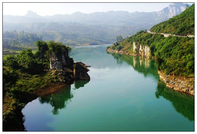  p>凹河村,位于贵州省清镇市流长苗族乡凹河村,距离贵州省会贵阳约80.