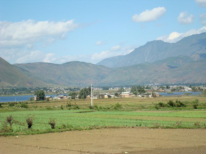 data-lemmaid="3968667">洱源县 /a>右所镇,地处右所西边,距右所镇