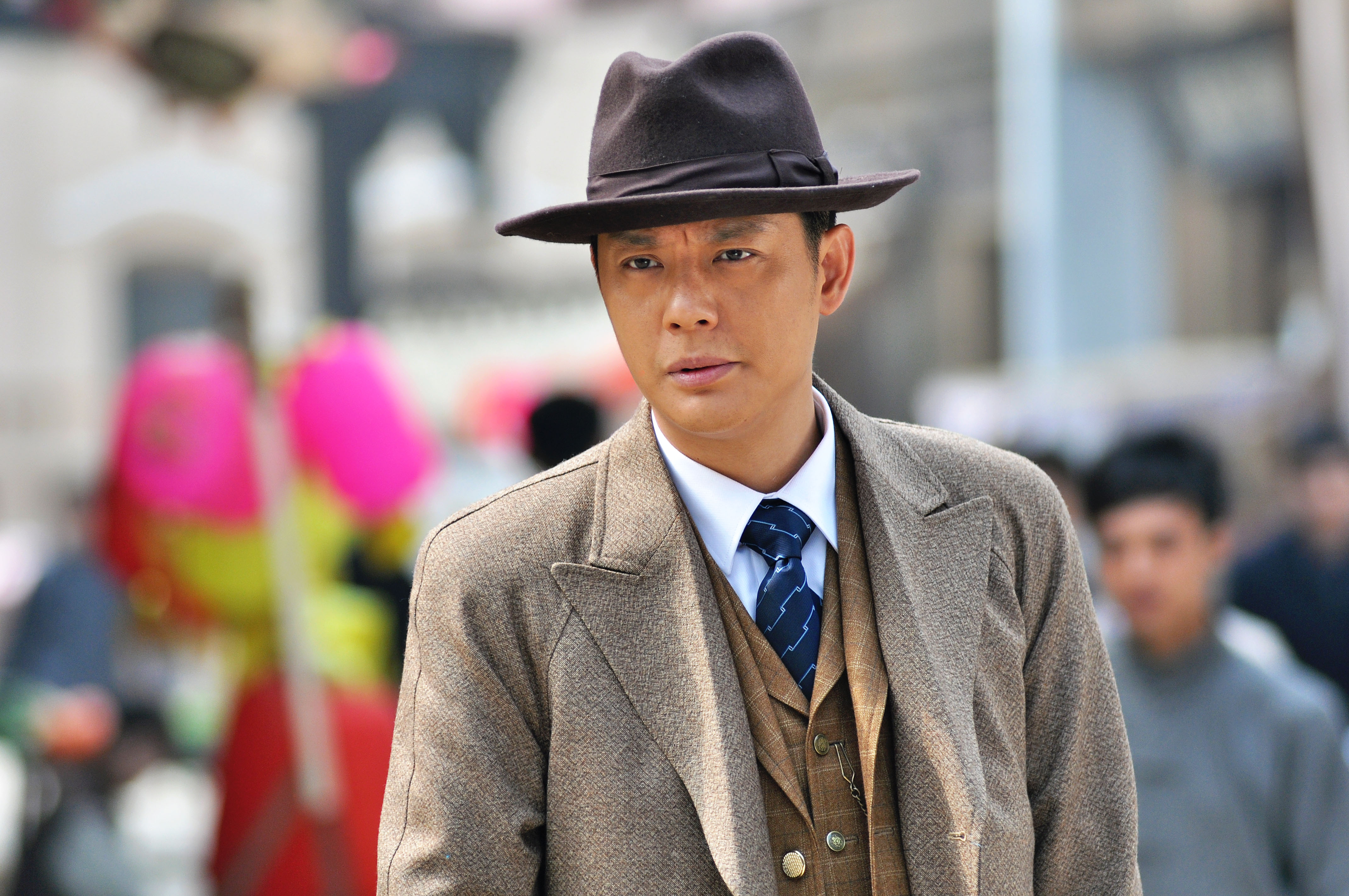  p>电视剧《与狼共舞》是由江苏艺星影视文化传播有限公司出品.