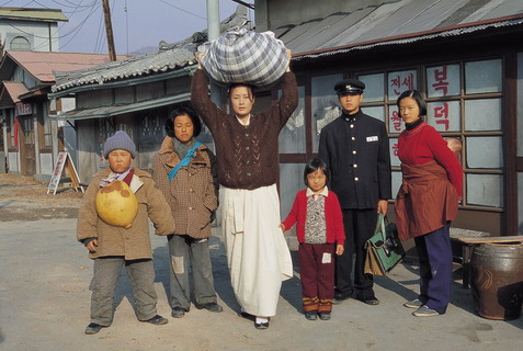  p>电视剧《六个孩子》是一部 a href="#" data-lemmaid="6009333">