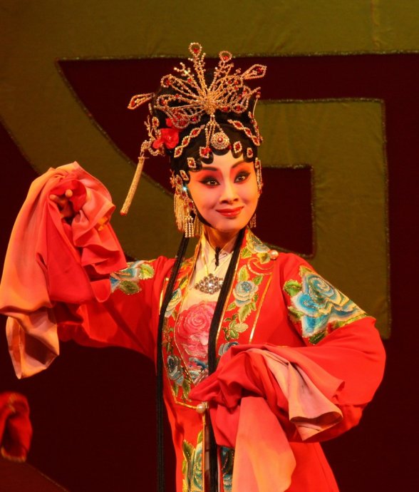  p>眉户,分布于山西晋南,陕西,甘肃,豫西等各省地,又称 "眉鄠"或"迷糊