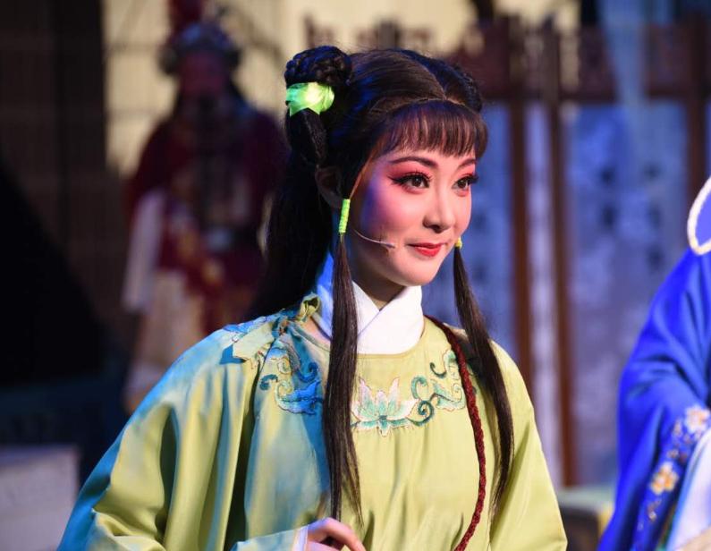 王静