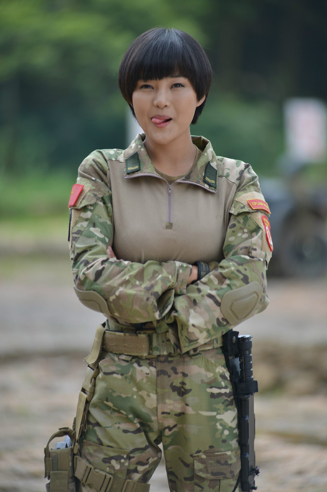 《 a target="_blank" href="/item/我是特种兵之火凤凰/5847885"