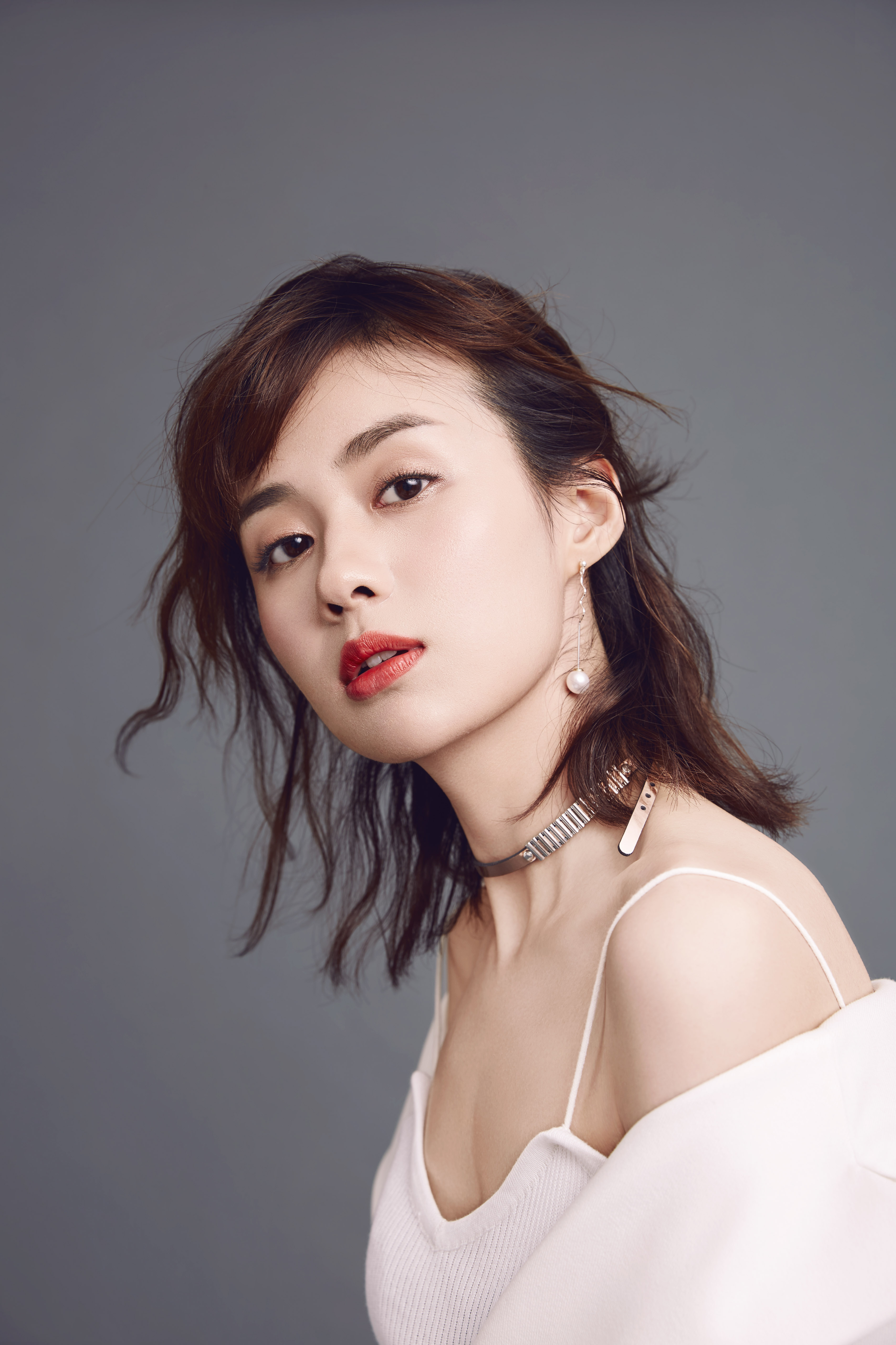  p>郑合惠子,1994年9月16日出生于福建省福州市,中国内地影视女演员