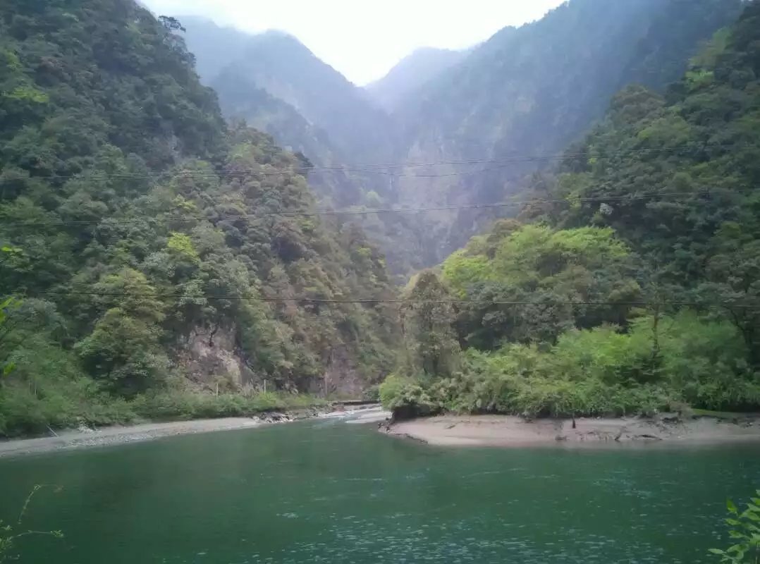  p data-id="gn5k4pj90o">大雪峰位于四川省芦山县大川镇境内,属青衣