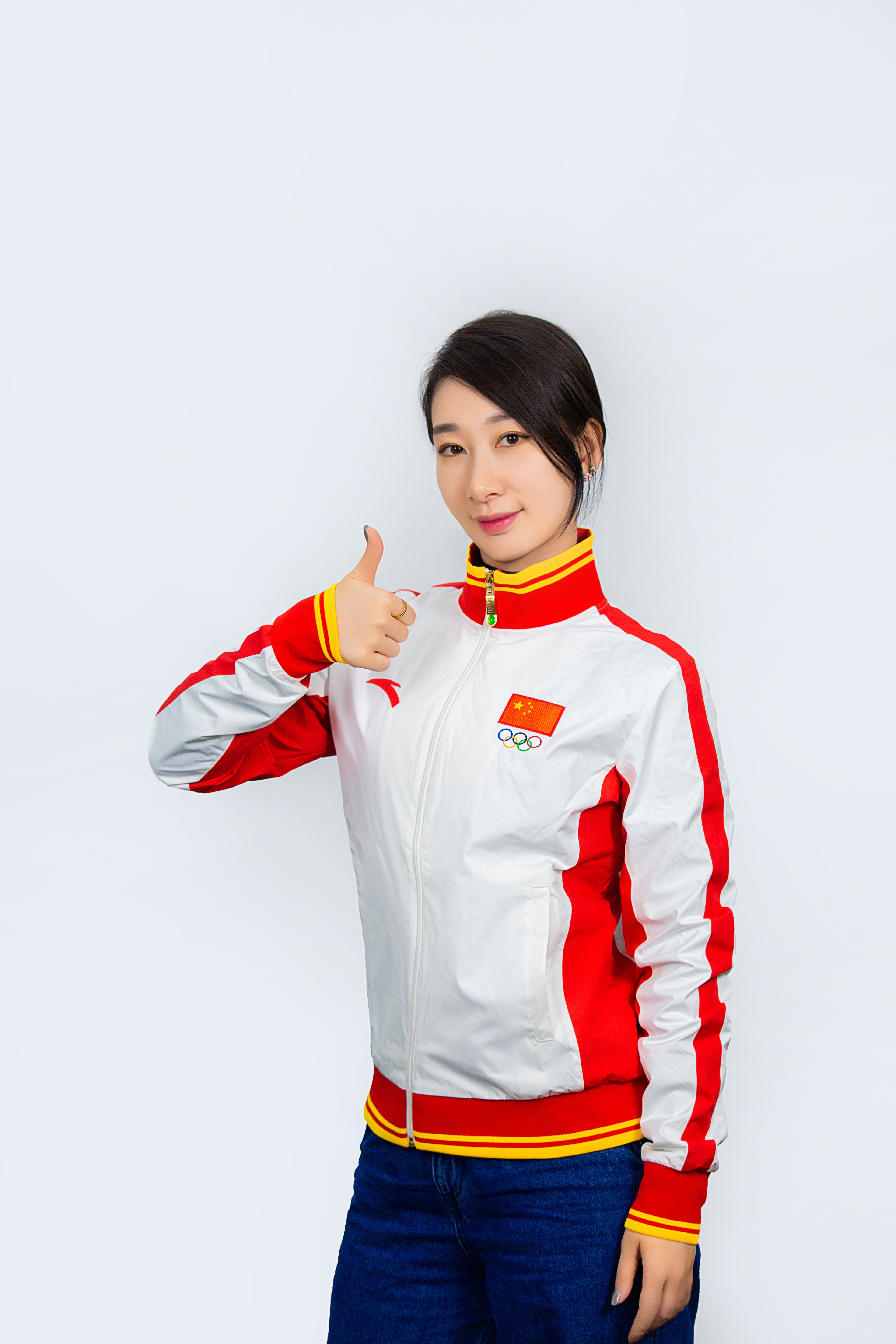 8r5lv3">陈宏,1994年2月11日出生于黑龙江省哈尔滨市,中国冰舞运动员